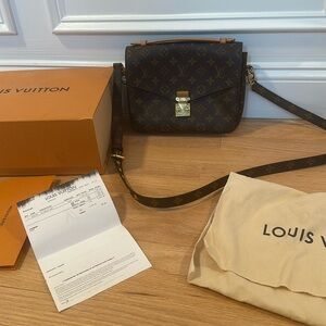 Louis Vuitton Pochette Metis Monogram canvas bag crossbody